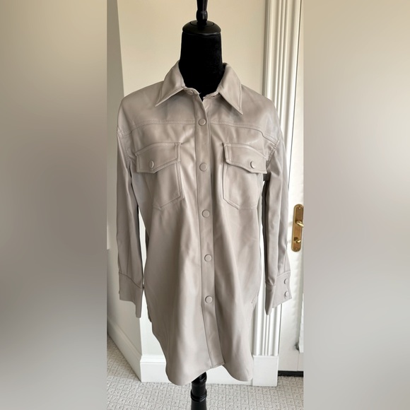 T Tahari
Faux Leather
Shirt Jacket - Picture 3 of 9